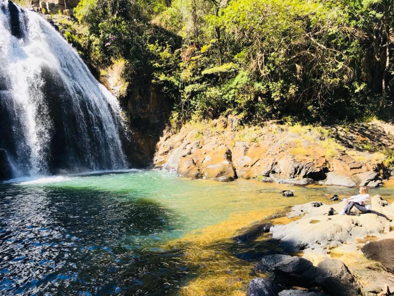 Pousada Cachoeira Do Lobo เบโลโอรีซอนชี ภายนอก รูปภาพ